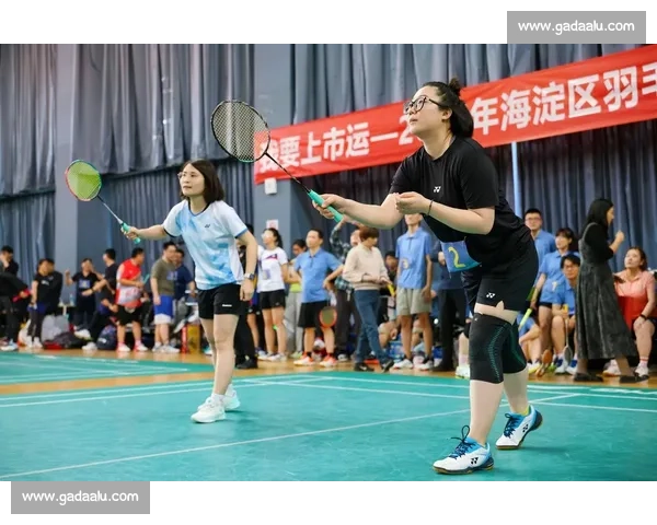 羽毛球锦标赛精彩对决赛场上演 精英选手齐聚展现巅峰竞技风采 - 副本 - 副本 - 副本