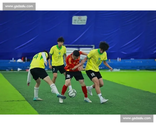 足球赛事极速直播全程追踪精彩瞬间不容错过 - 副本 (4) - 副本